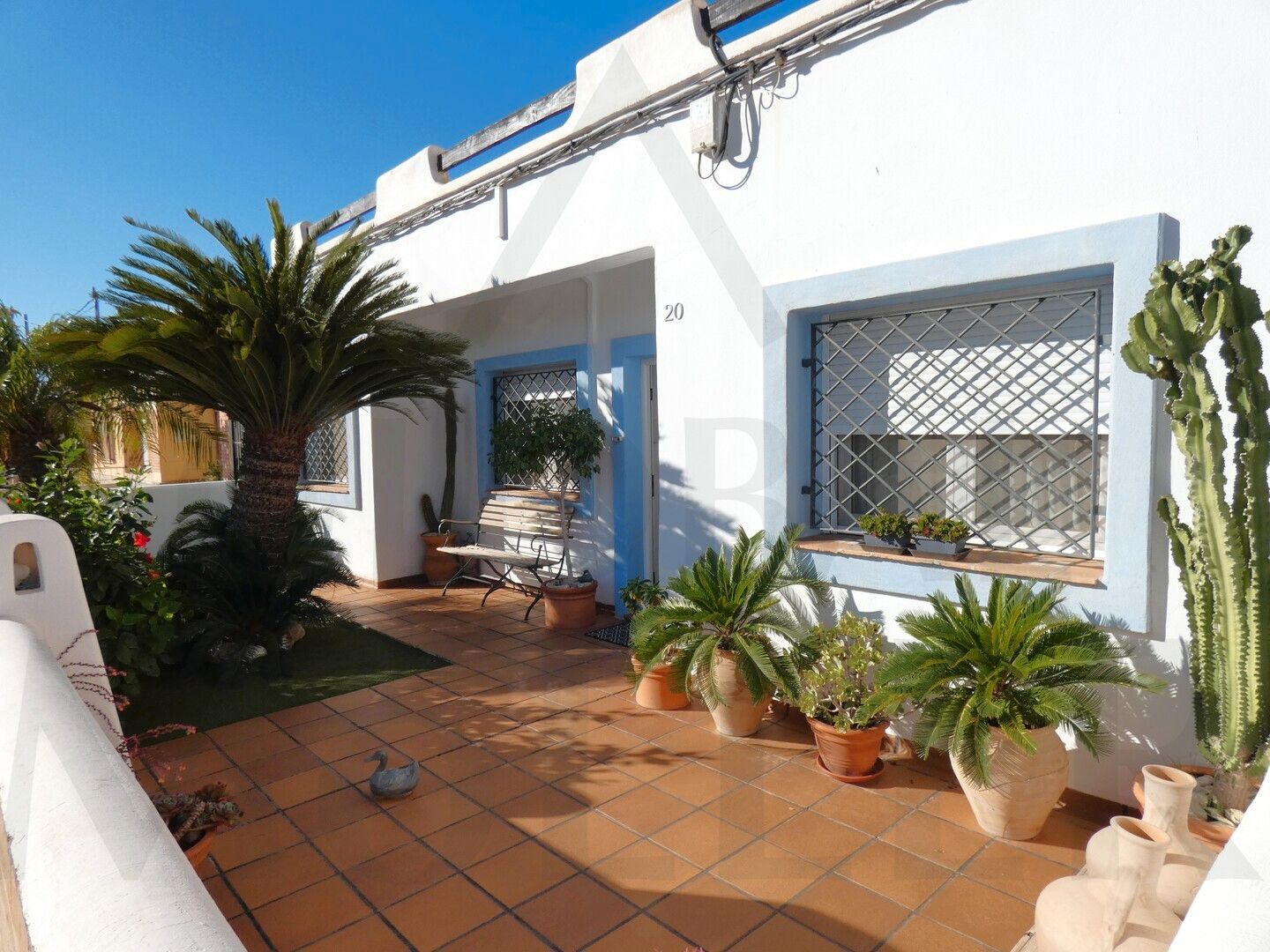 Vista exterior de Casa adosada en venda en Cartagena amb Aire condicionat, Calefacció i Jardí privat
