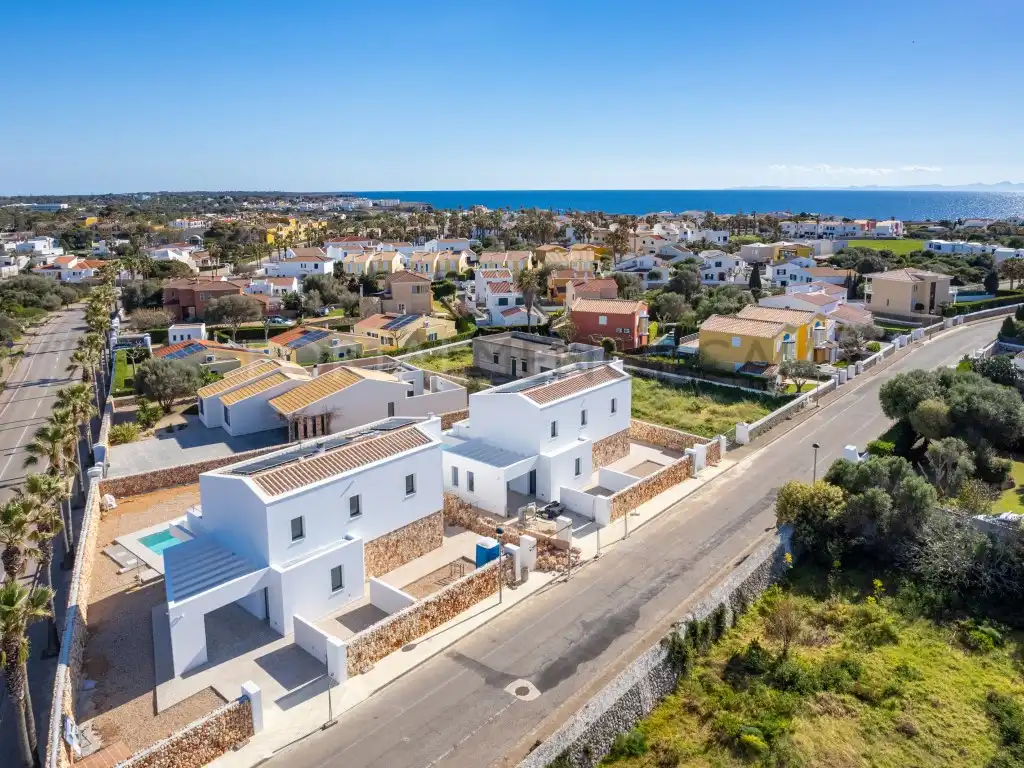 Vista exterior de Casa o xalet en venda en Ciutadella de Menorca amb Balcó