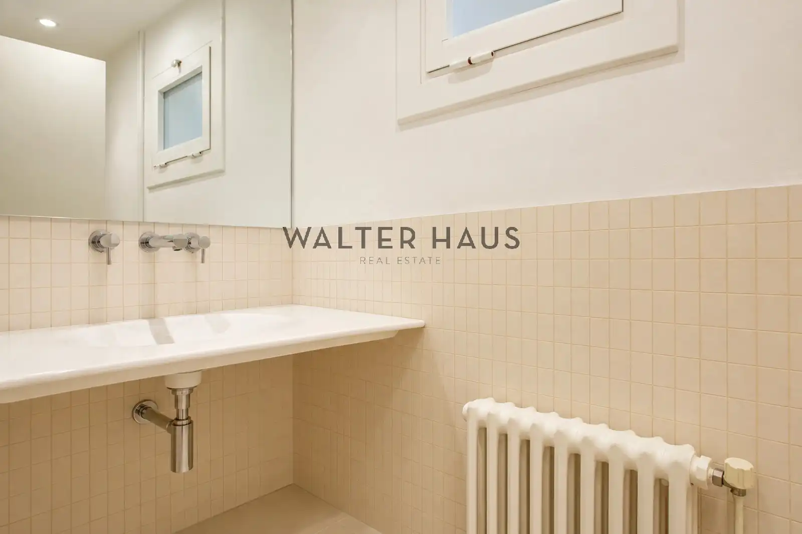 Baño de Piso en venta en Barcelona con Aire acondicionado y Balcón