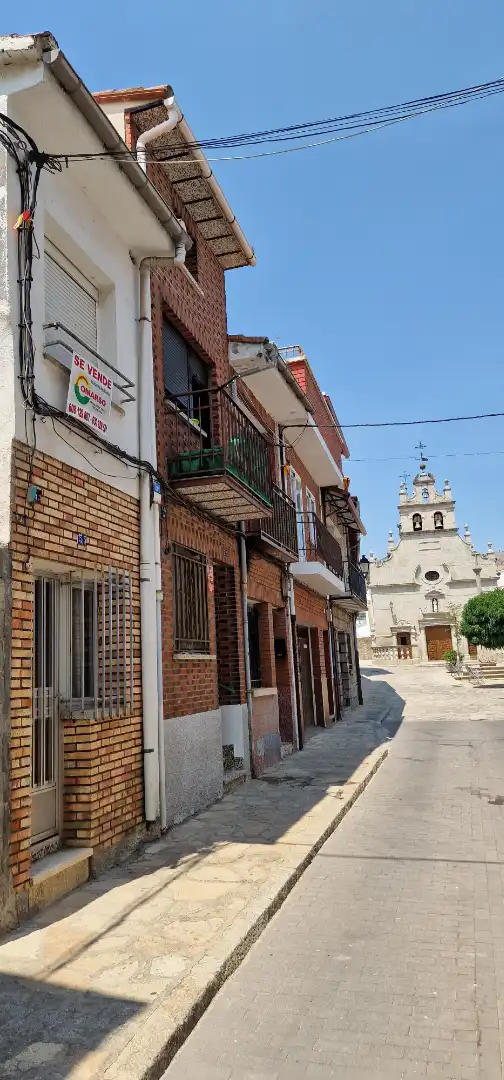 Vista exterior de Casa adosada en venda en El Tiemblo 