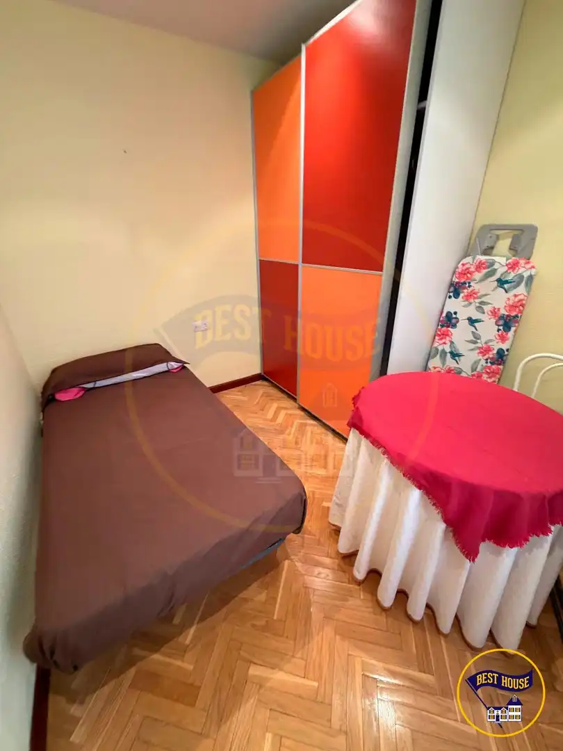 Bedroom of Flat for rent in Cuenca  with Heating, Furnished and Balcony