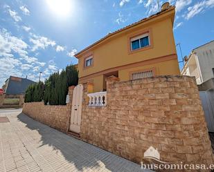 Vista exterior de Casa o xalet en venda en Linares amb Aire condicionat i Balcó