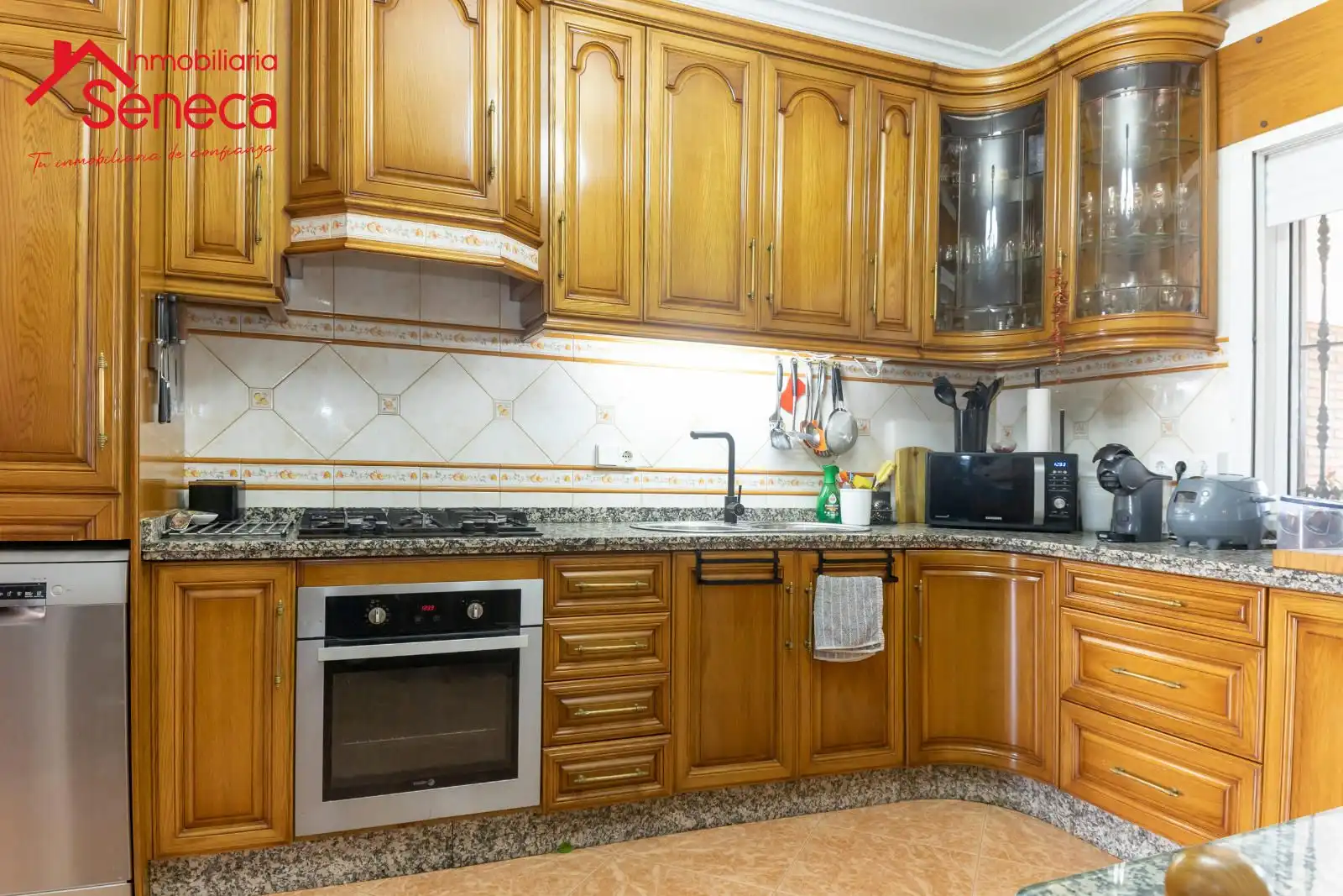 Kitchen of Houses for sale in La Carlota  with Air Conditioner, Heating and Private garden