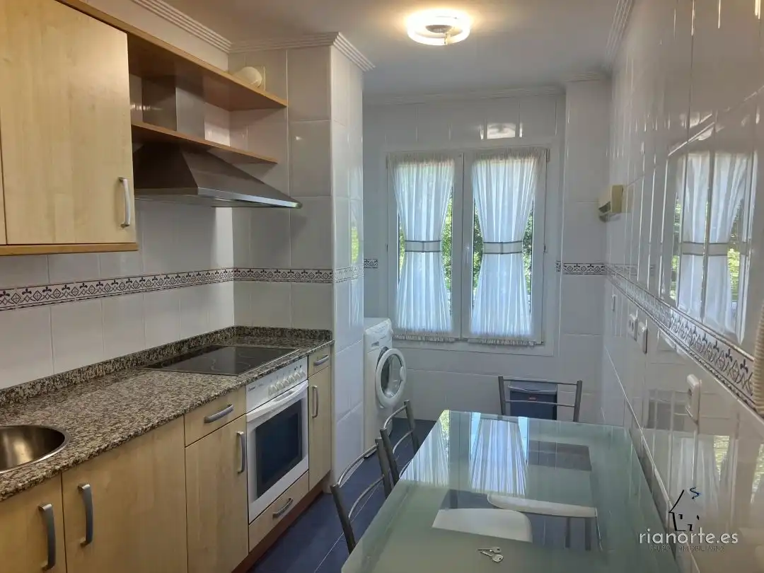 Cocina de Piso en venta en Ribadesella con Calefacción, Parquet y Trastero