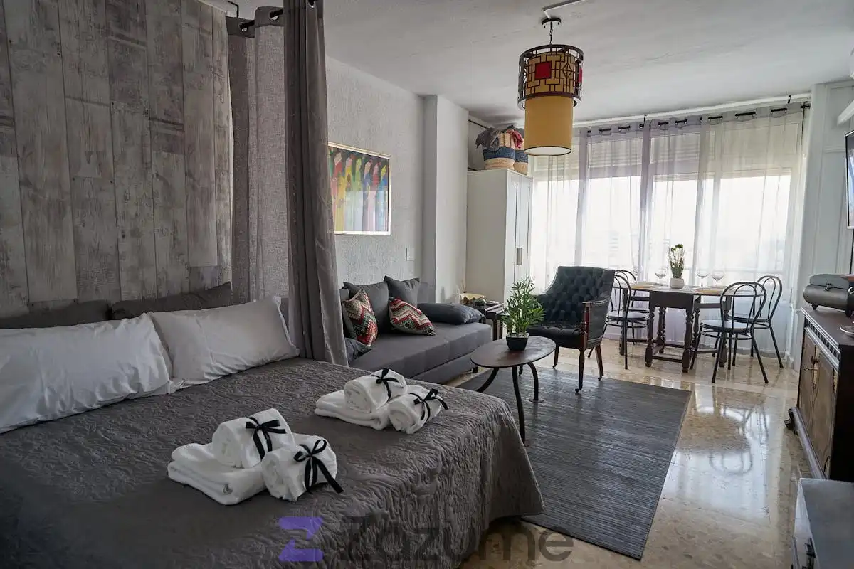 Habitación de Estudio de alquiler en Torremolinos con Aire acondicionado, Amueblado y Lavadora