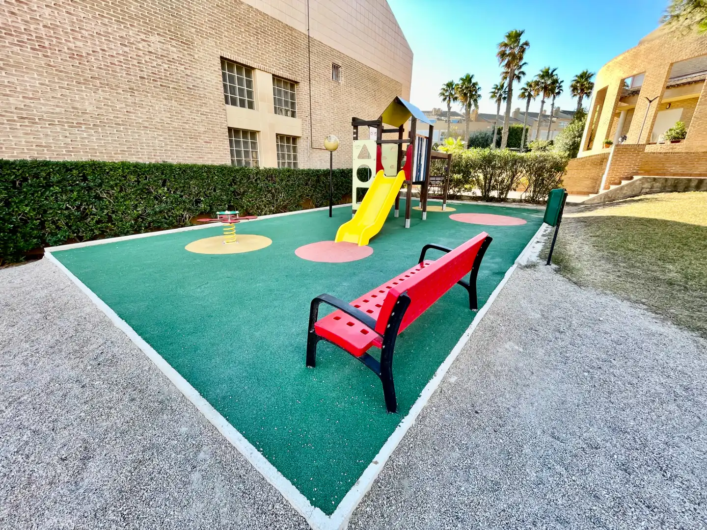 Parking de Casa adosada en venta en Alicante / Alacant con Aire acondicionado, Jardín privado y Terraza