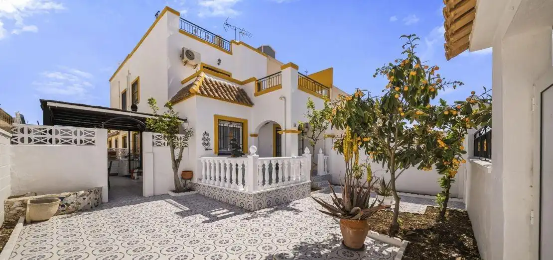 Casa bifamiliare in vendita a Zona Carrefour - Urbanizaciones, imagen 4