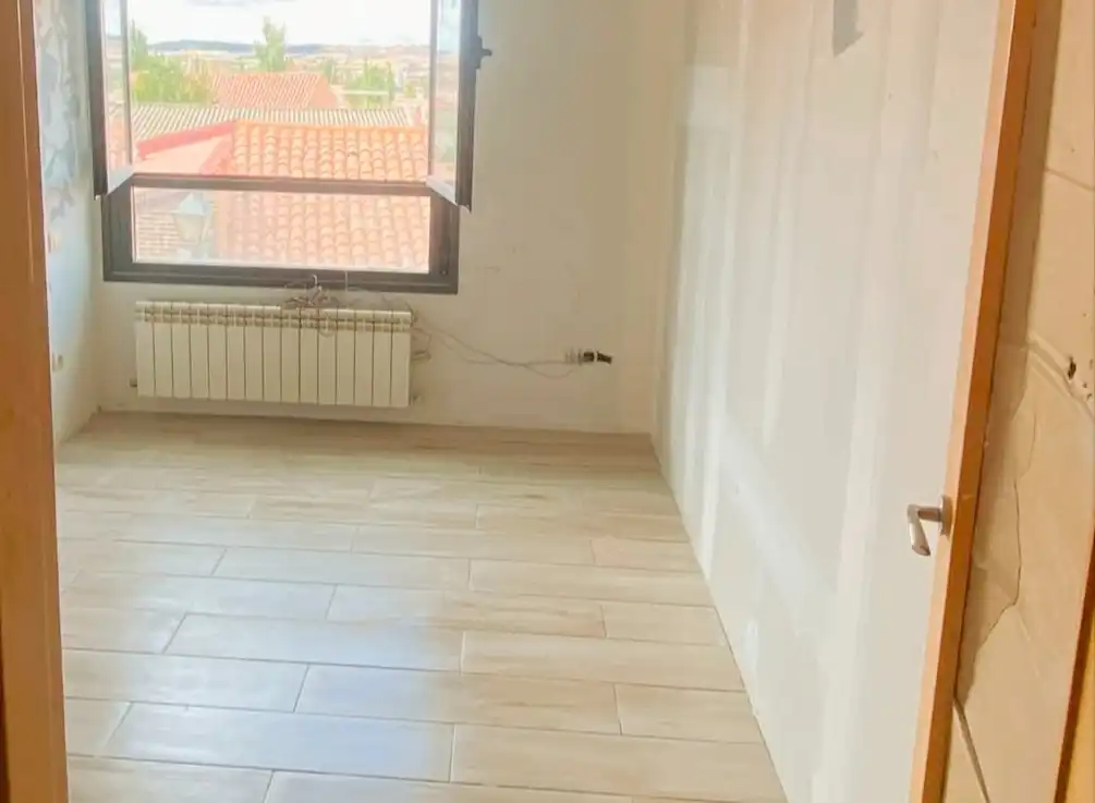 Habitación de Piso en venta en Palencia con Calefacción y Trastero