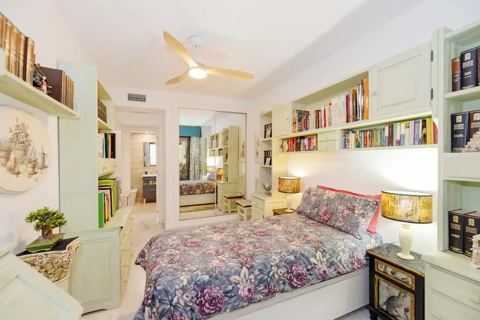 Bedroom of Ground floor for sale in Marbella  with Air Conditioner, Heating and Private garden