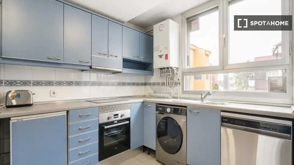 Kitchen of Flat for rent in Madrid  with Air Conditioner, Heating and Furnished