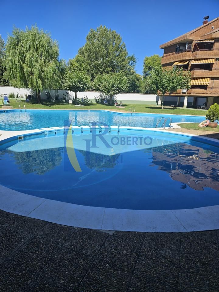Swimming pool of Flat for sale in Villamañán  with Heating