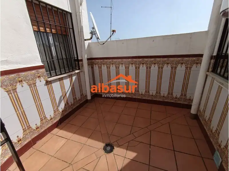Vista exterior de Casa o xalet en venda en Córdoba amb Aire condicionat, Calefacció i Moblat