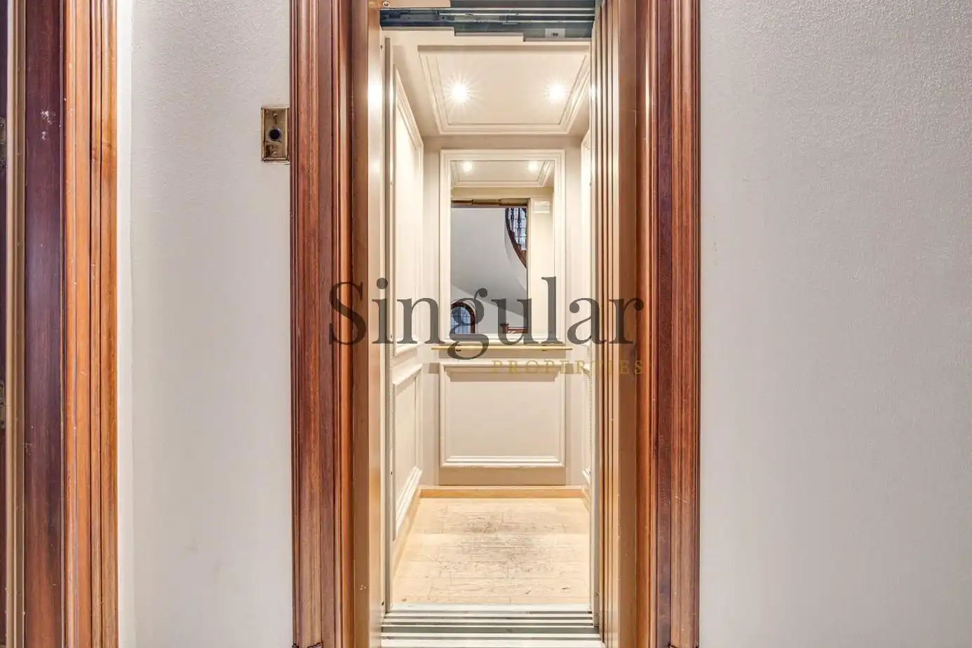 Piso en venta en Barcelona con Calefacción y Alarma