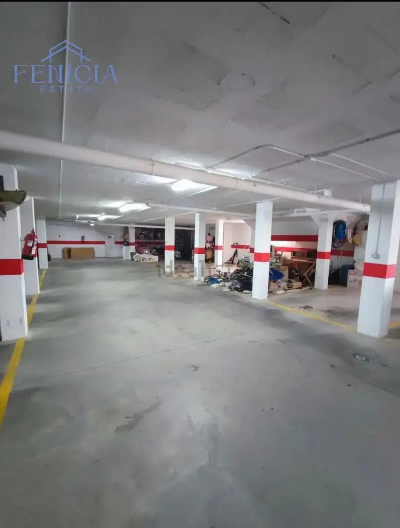 Parking de Casa adosada en venta en Nerja con Jardín privado, Terraza y Piscina comunitaria
