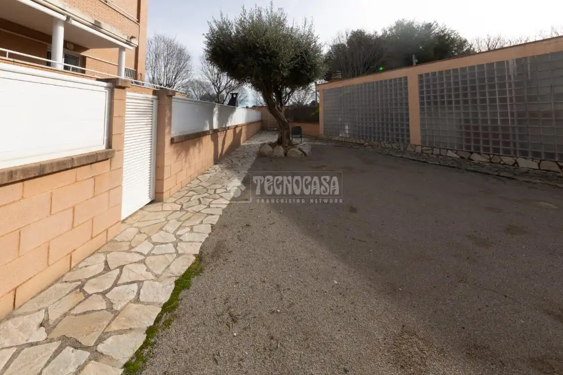 Vista exterior de Pis en venda en Cubelles amb Calefacció i Terrassa