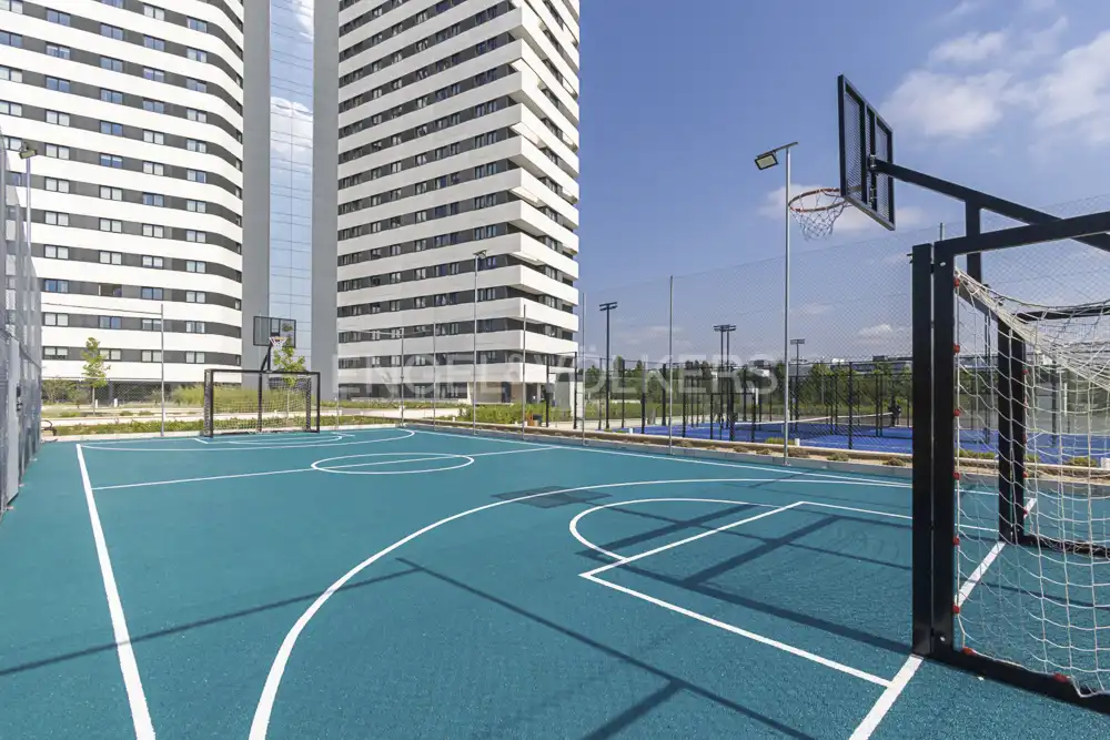 Vista exterior de Estudio de alquiler en Alcobendas con Aire acondicionado, Calefacción y Jardín privado