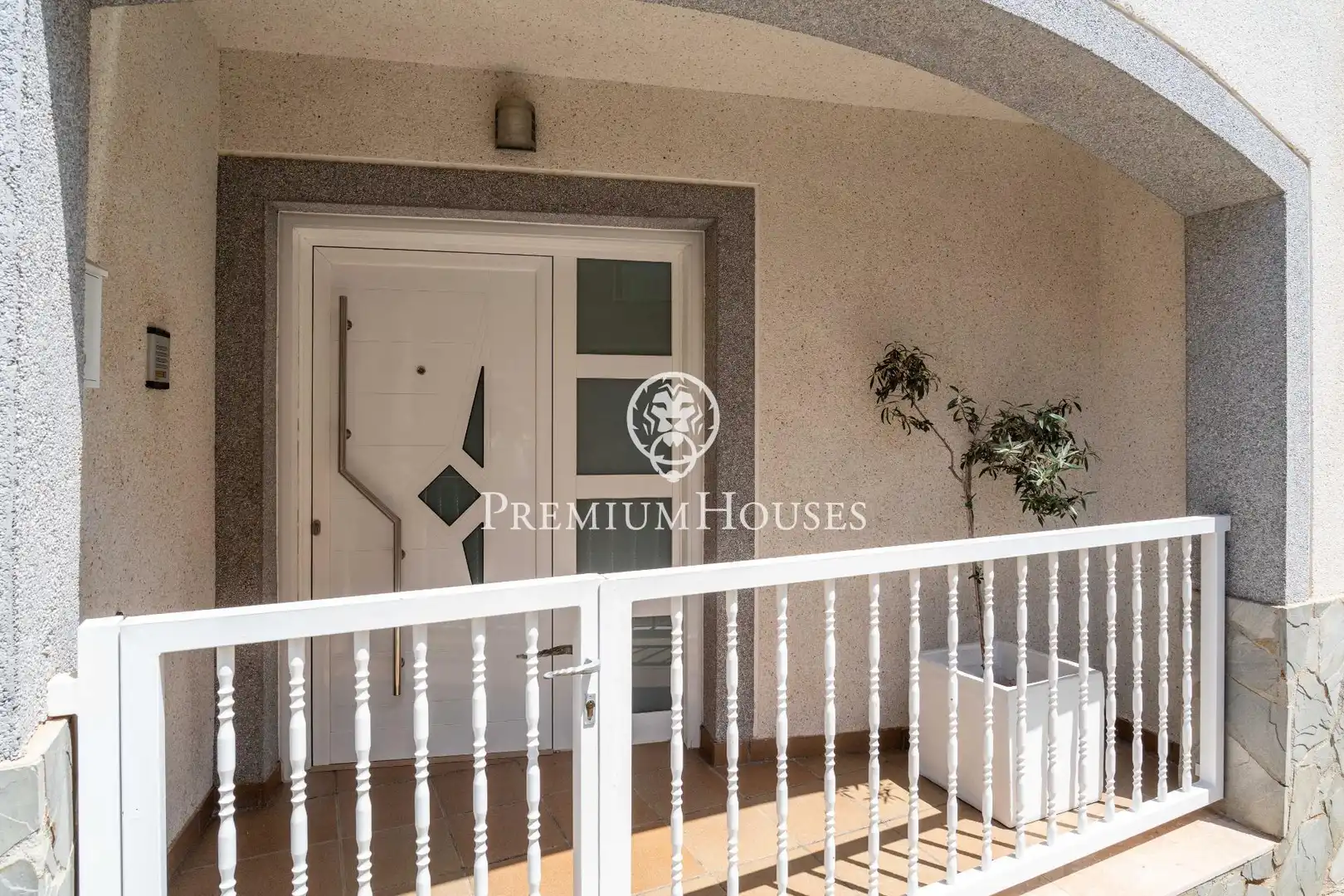 Balcony of Detached homes for sale in Vilanova i la Geltrú  with Air Conditioner, Heating and Storage room