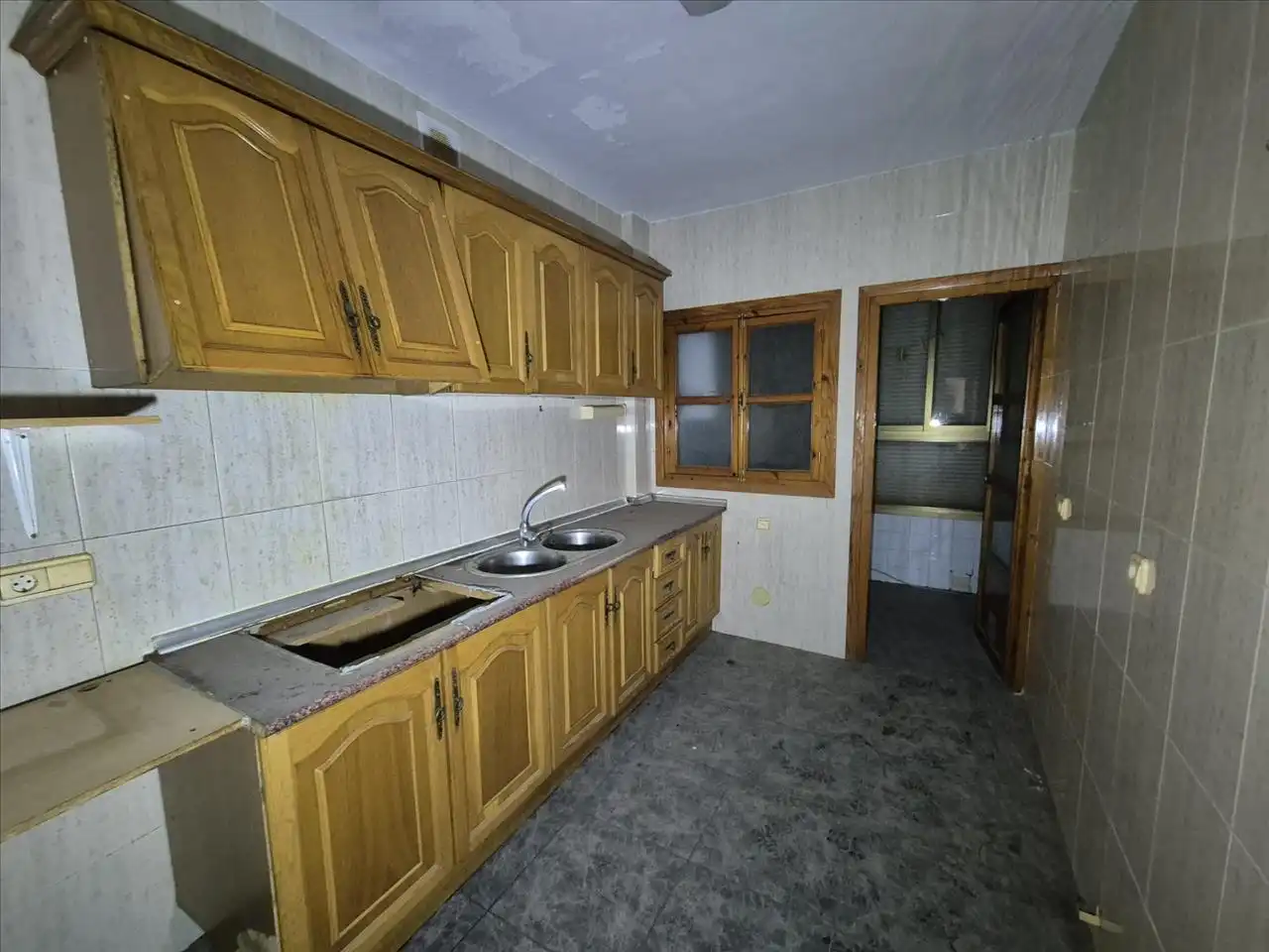 Cocina de Piso en venta en Baza con Calefacción