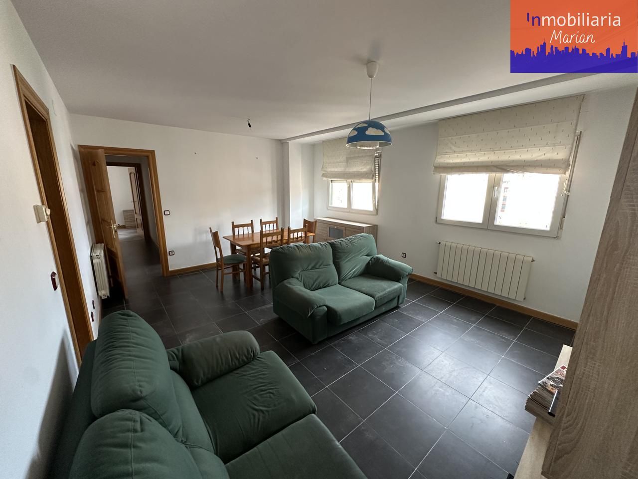 Sala d'estar de Àtic en venda en Aranda de Duero amb Terrassa i Moblat