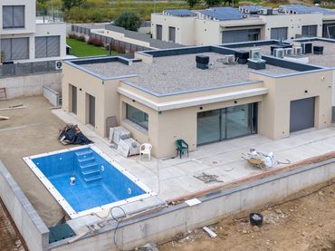 Casa aparellada amb piscina en venda a Carrer França 10
