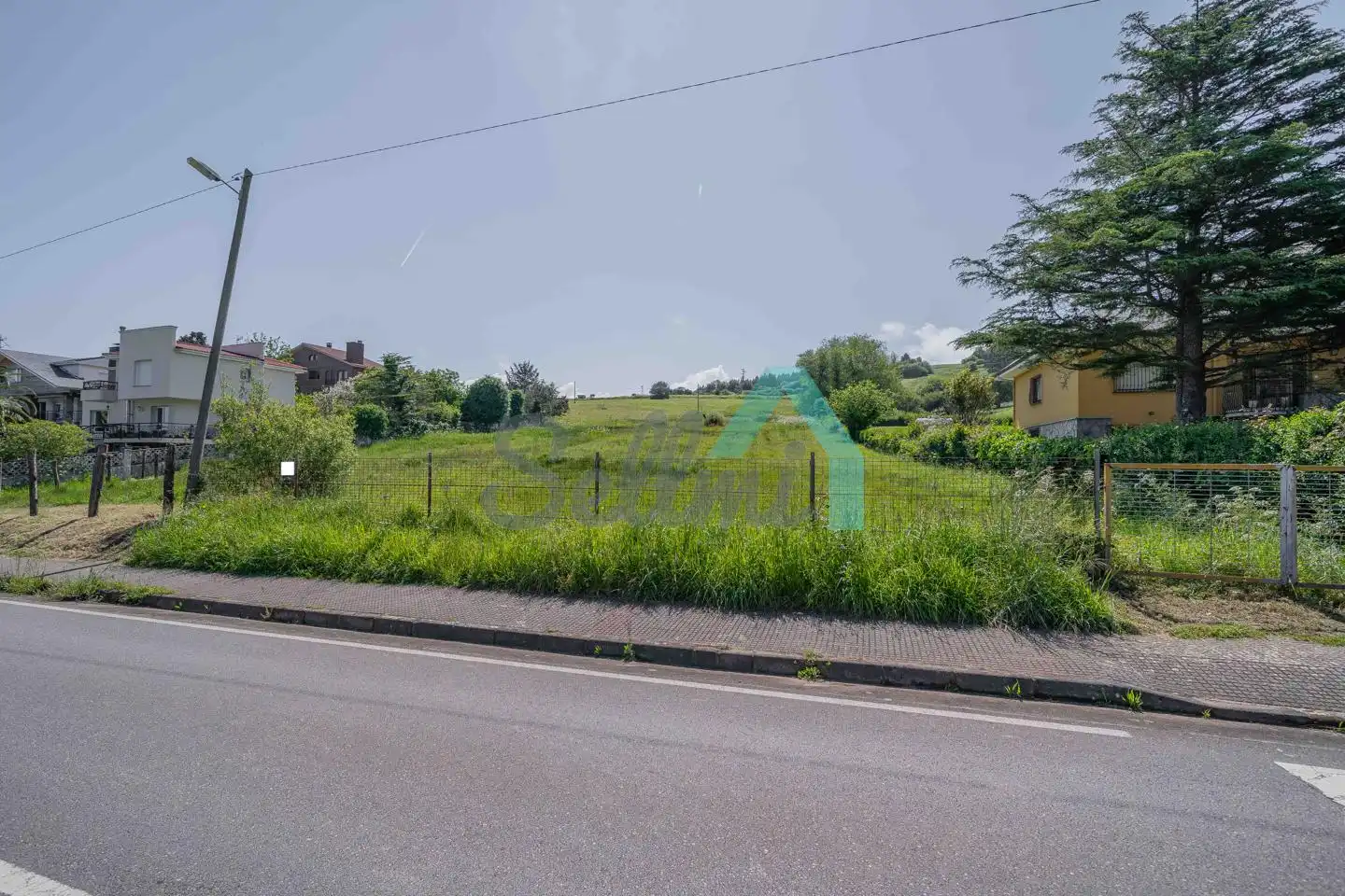 Residencial en venda en Castrillón