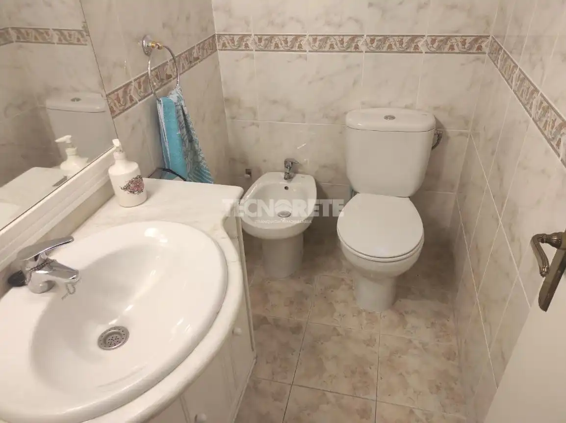Baño de Piso en venta en Guadalajara con Terraza y Trastero