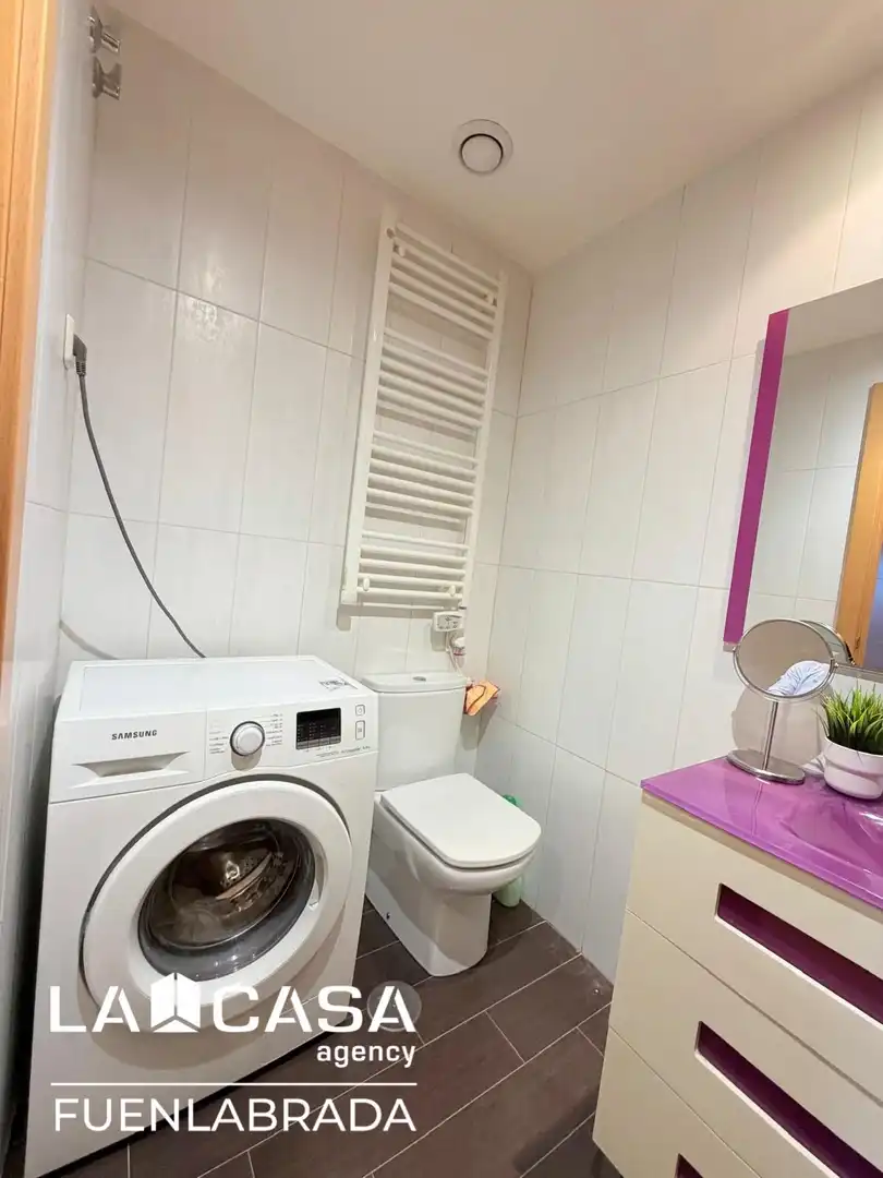 Baño de Piso en venta en Fuenlabrada con Aire acondicionado, Trastero y Piscina