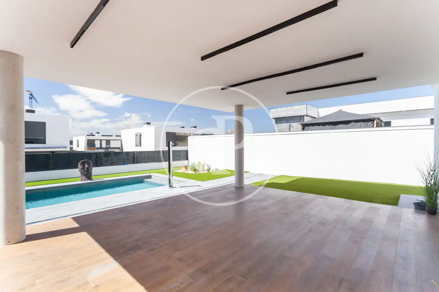 Casa aparellada amb piscina en venda a C. Tallín, imagen 13