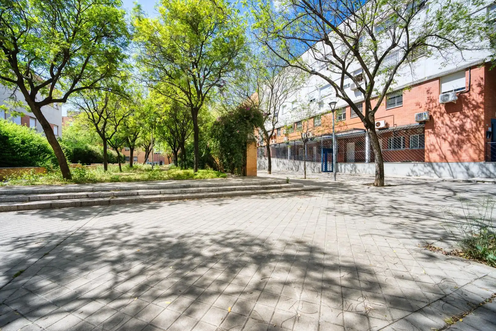 Exterior view of Duplex for sale in  Sevilla Capital  with Air Conditioner, Private garden and Storage room