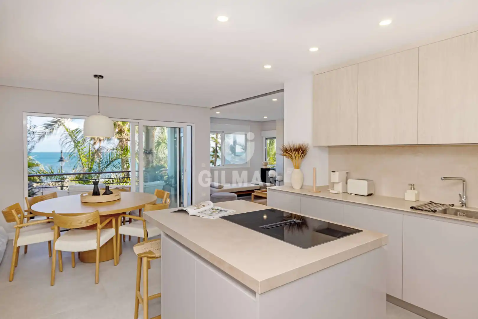 Cuina de Apartament en venda en Estepona amb Balcó