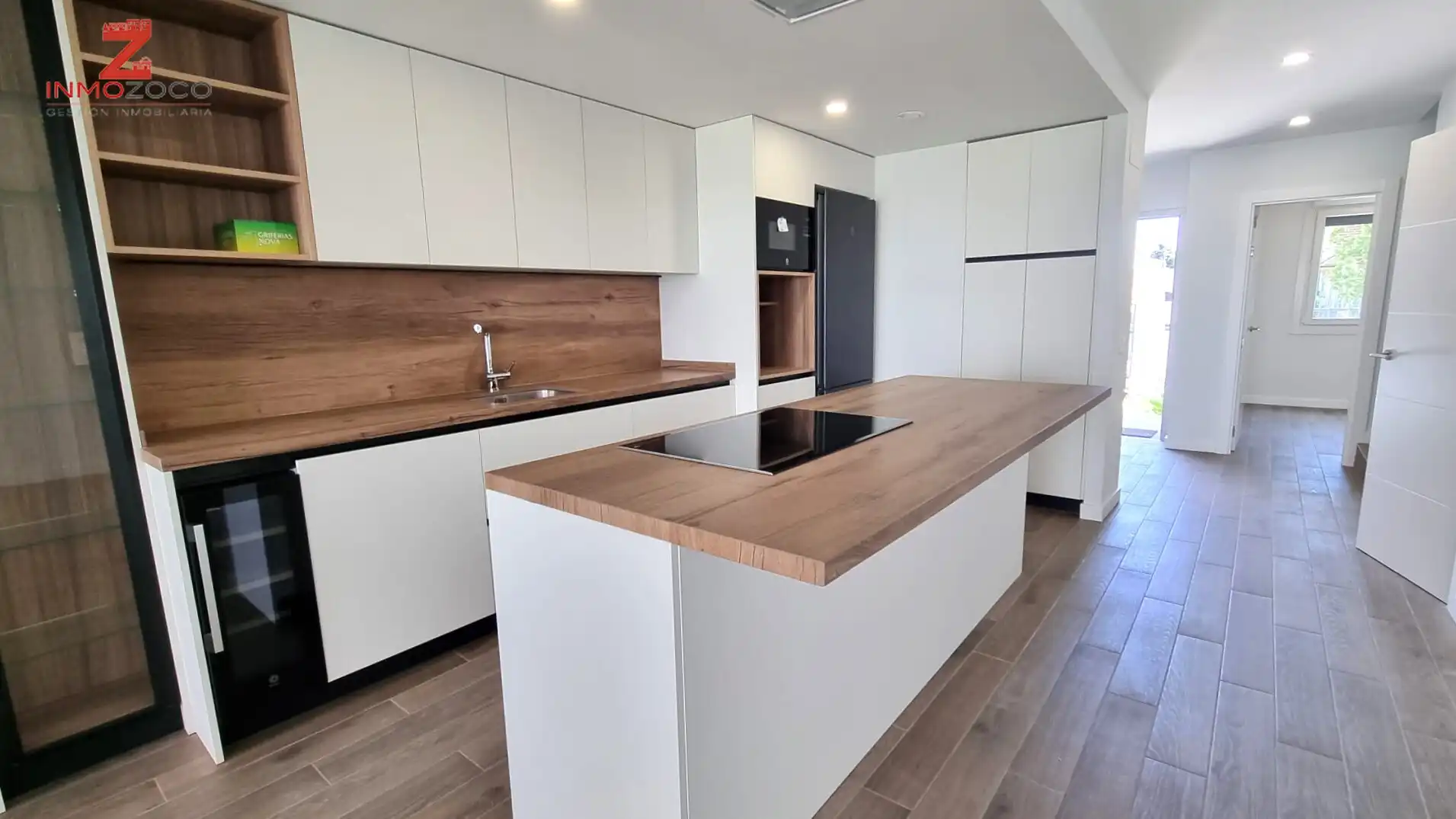 Cocina de Casa adosada en venta en Las Rozas de Madrid con Calefacción, Jardín privado y Terraza