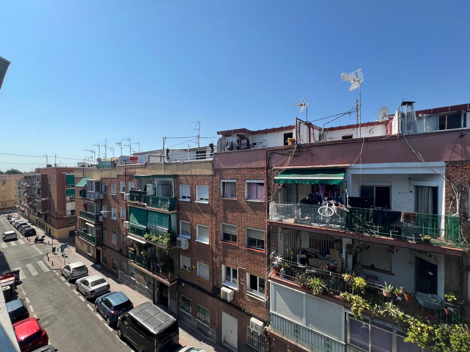 Vista exterior de Piso en venta en  Madrid Capital con Calefacción y Terraza