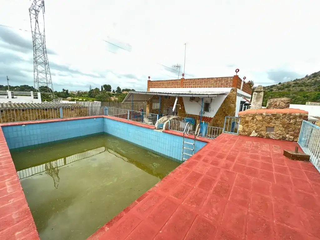 Piscina de Finca rústica en venda en Sagunto / Sagunt