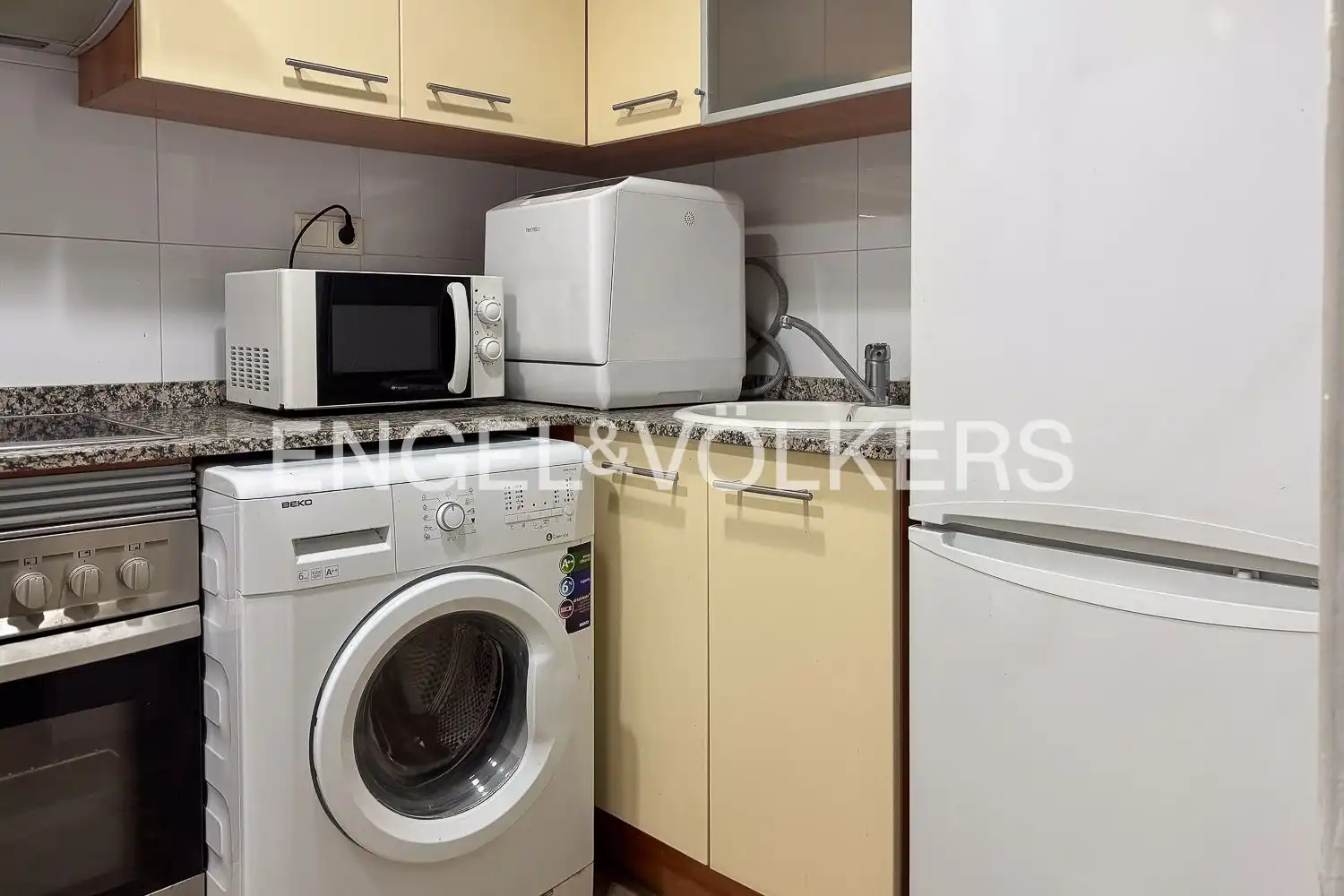 Cocina de Piso de alquiler en Valencia con Aire acondicionado, Calefacción y Amueblado