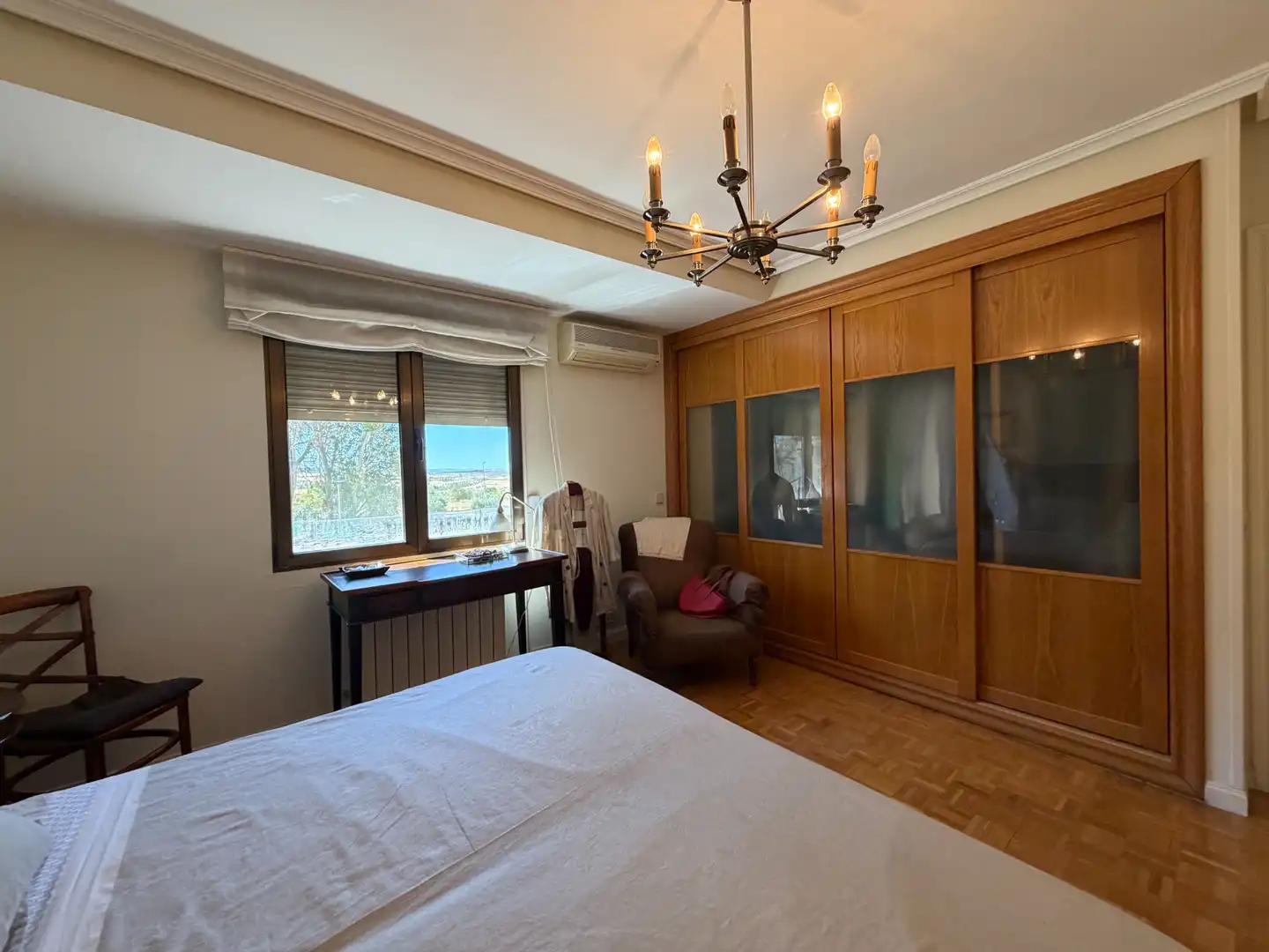 Habitación de Casa adosada en venta en Guadalajara con Calefacción