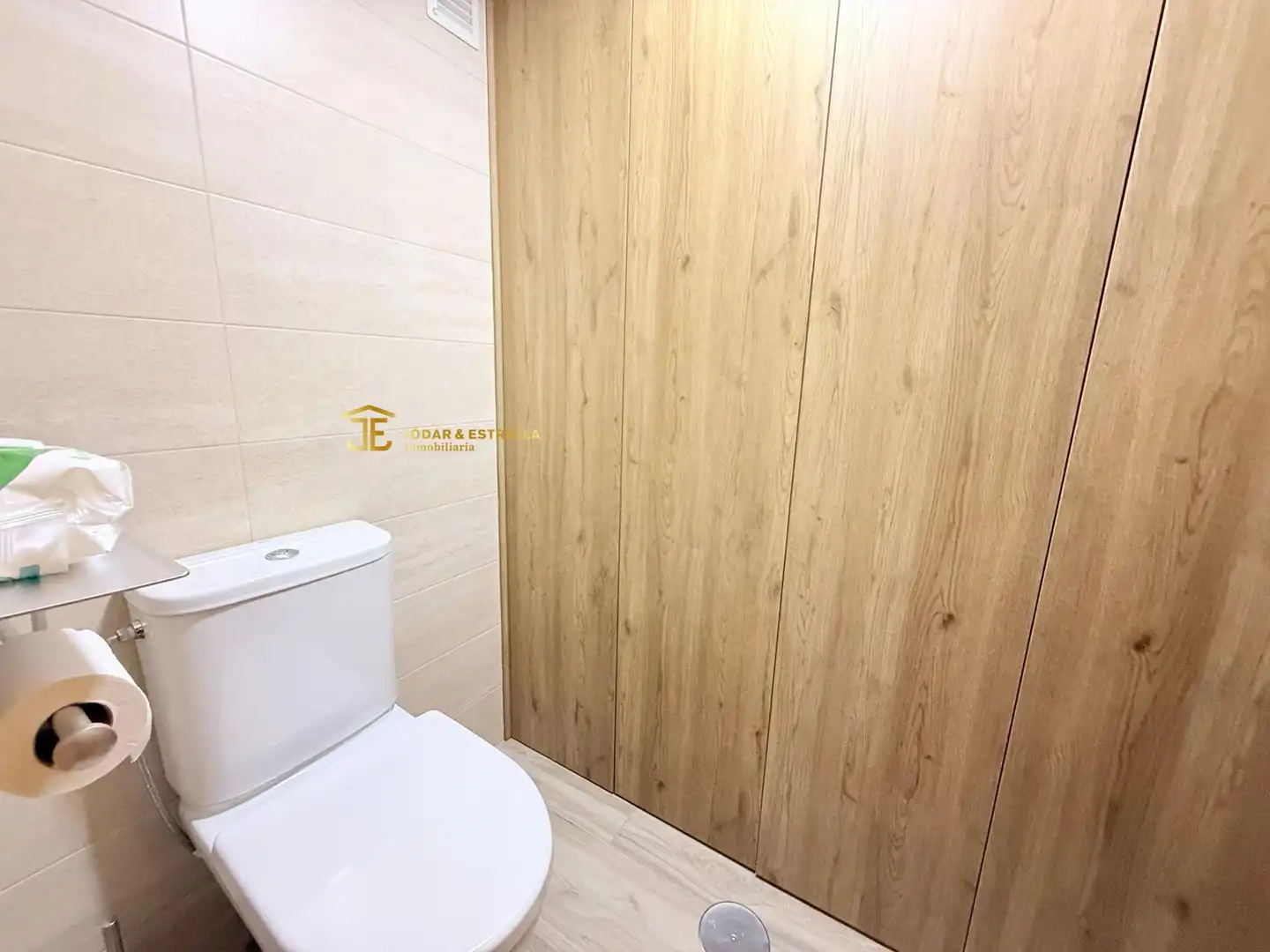 Bathroom of Flat for sale in Lorca  with Air Conditioner, Heating and Storage room