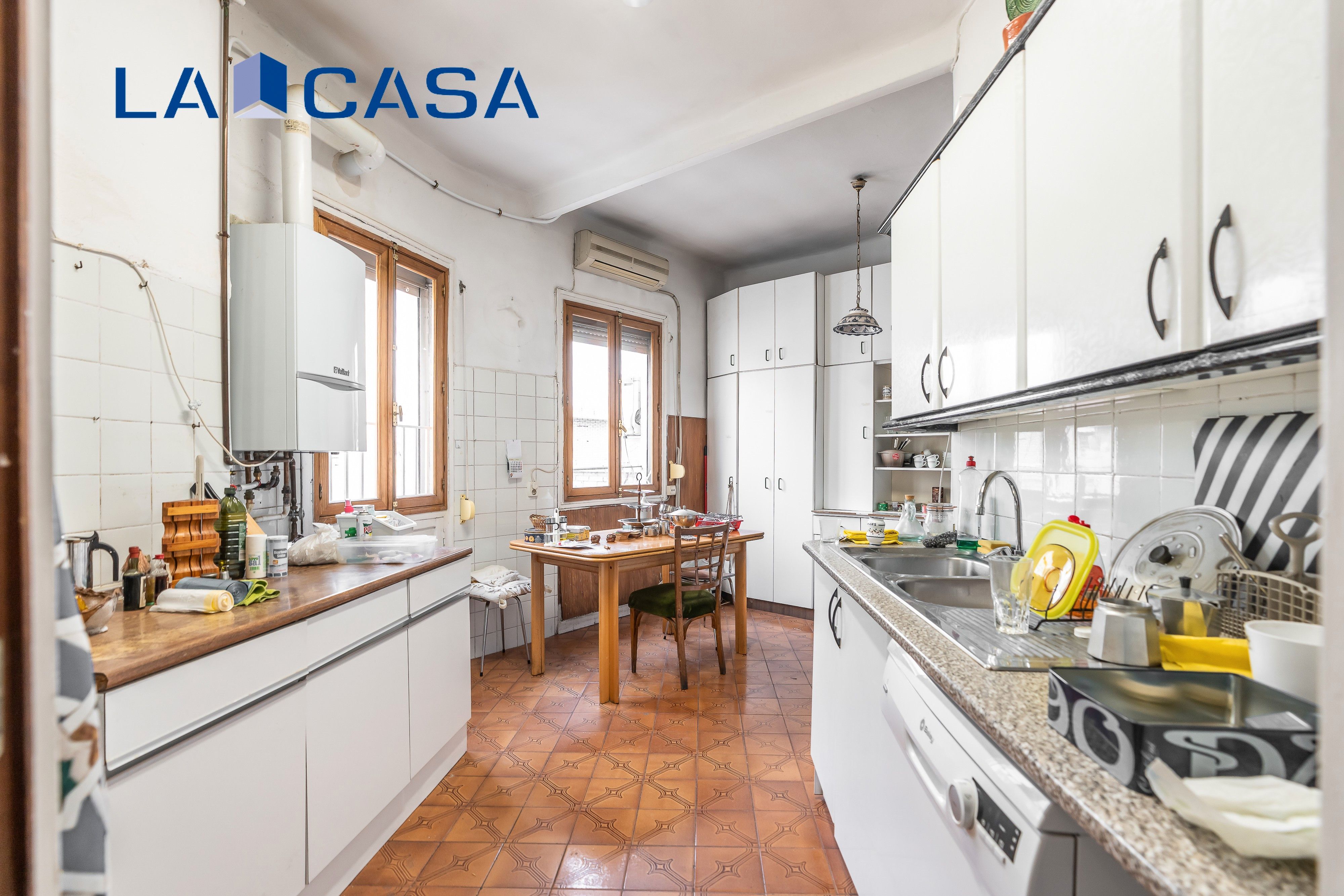 Cuina de Àtic en venda en  Madrid Capital amb Calefacció, Terrassa i Balcó