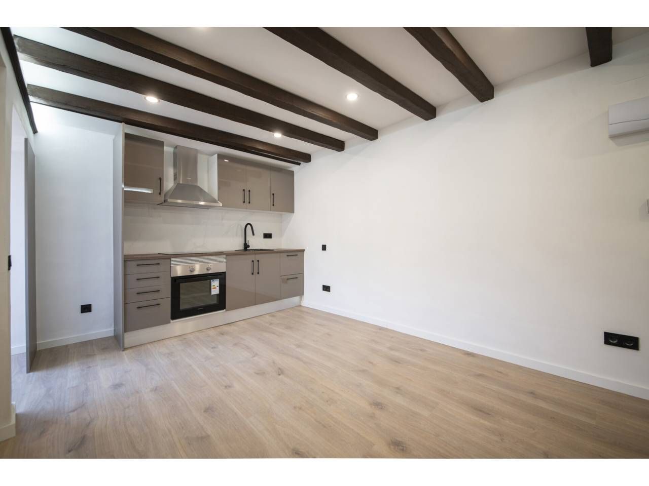 Kitchen of Flat for sale in  Barcelona Capital  with Alarm