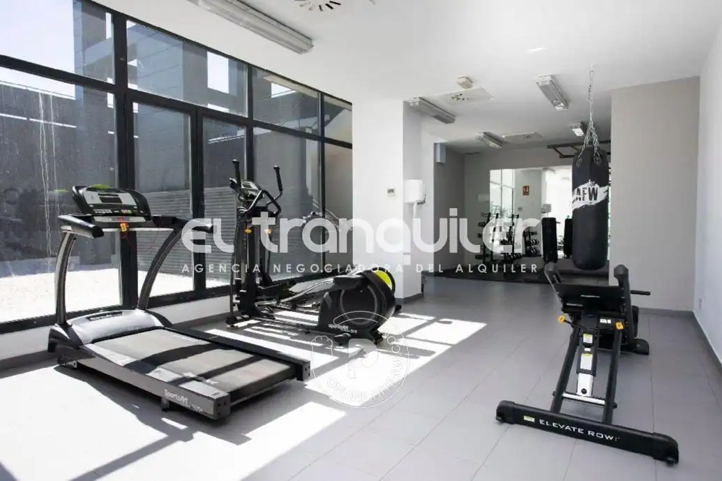 Study for rent in Madrid  with Air Conditioner, Parquet flooring and Swimming Pool