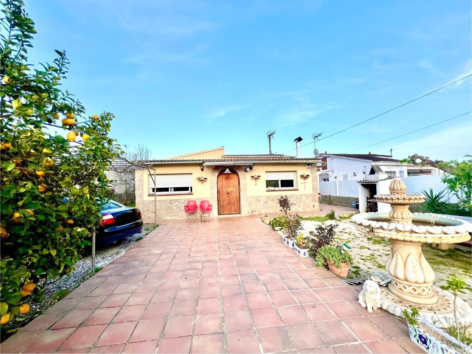 Exterior view of House or chalet for sale in Alcover  with Air Conditioner, Private garden and Storage room