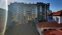 Vista exterior de Pis en venda en Avilés amb Calefacció, Parquet i Traster