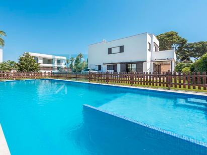 Piscina de Casa o xalet en venda en Cambrils amb Aire condicionat, Calefacció i Jardí privat