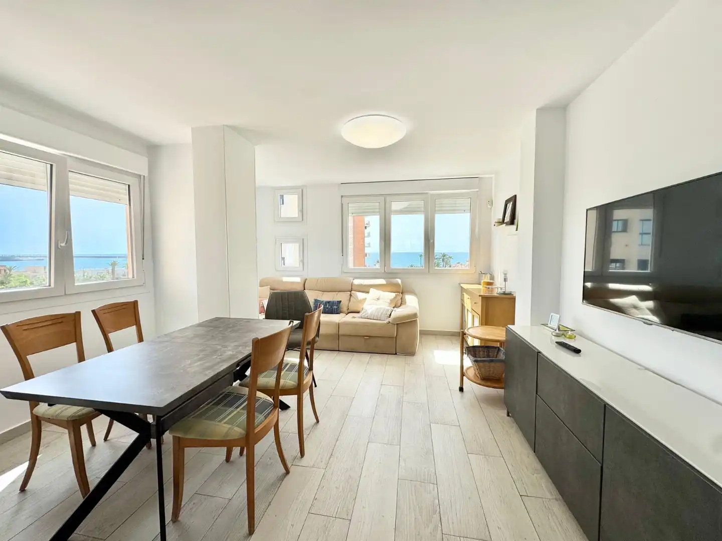Sala d'estar de Apartament de lloguer en Torrevieja amb Piscina, Moblat i Rentadora