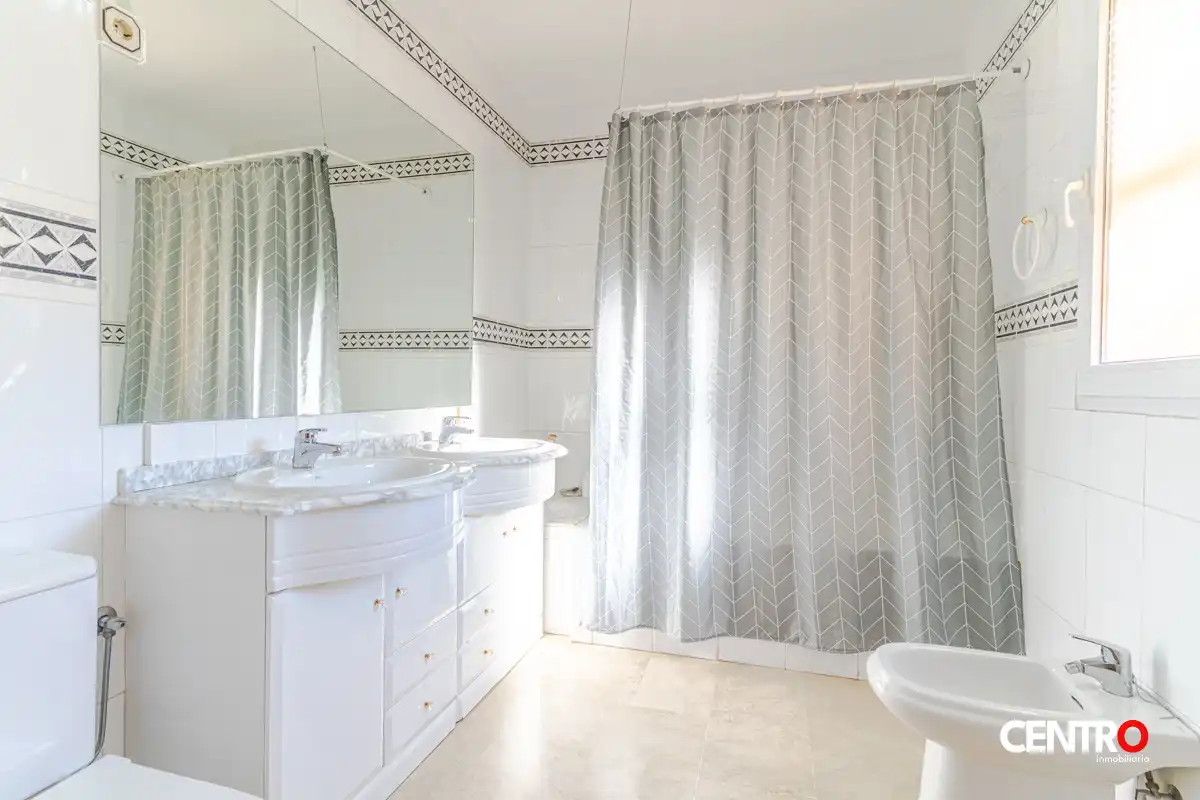 Bathroom of Houses for sale in Padul  with Heating, Private garden and Terrace