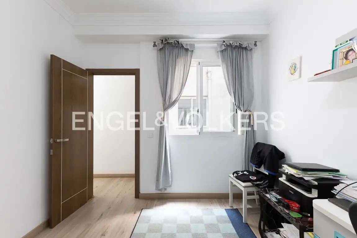 Habitación de Piso en venta en Valencia con Aire acondicionado, Calefacción y Balcón
