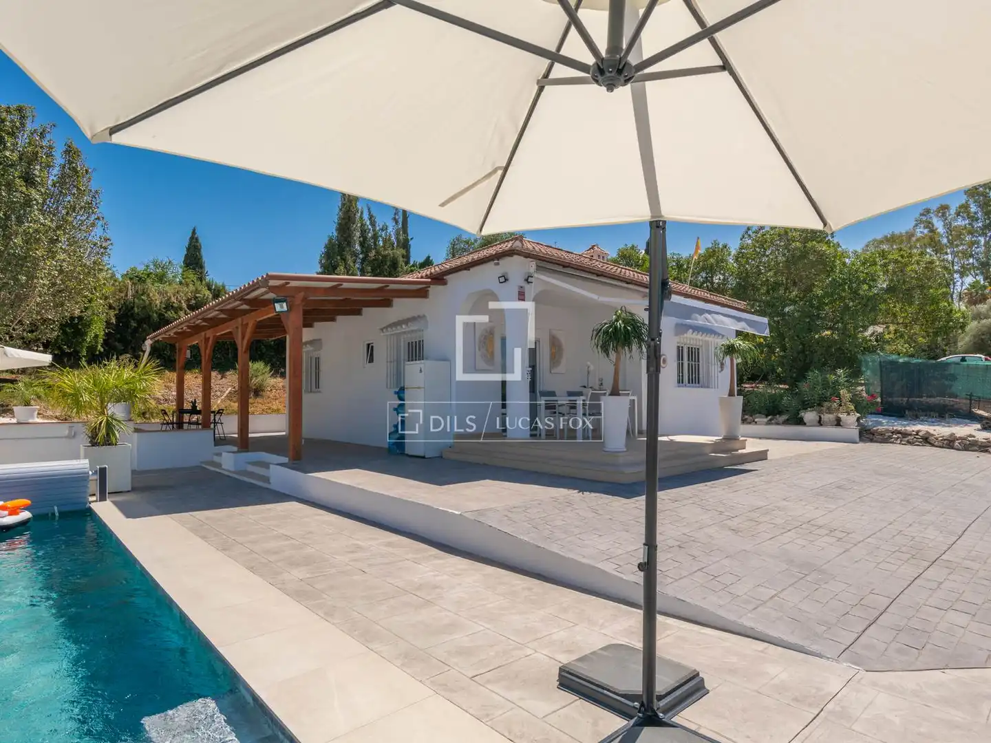 Vista exterior de Finca rústica en venda en Cártama amb Aire condicionat, Jardí privat i Terrassa