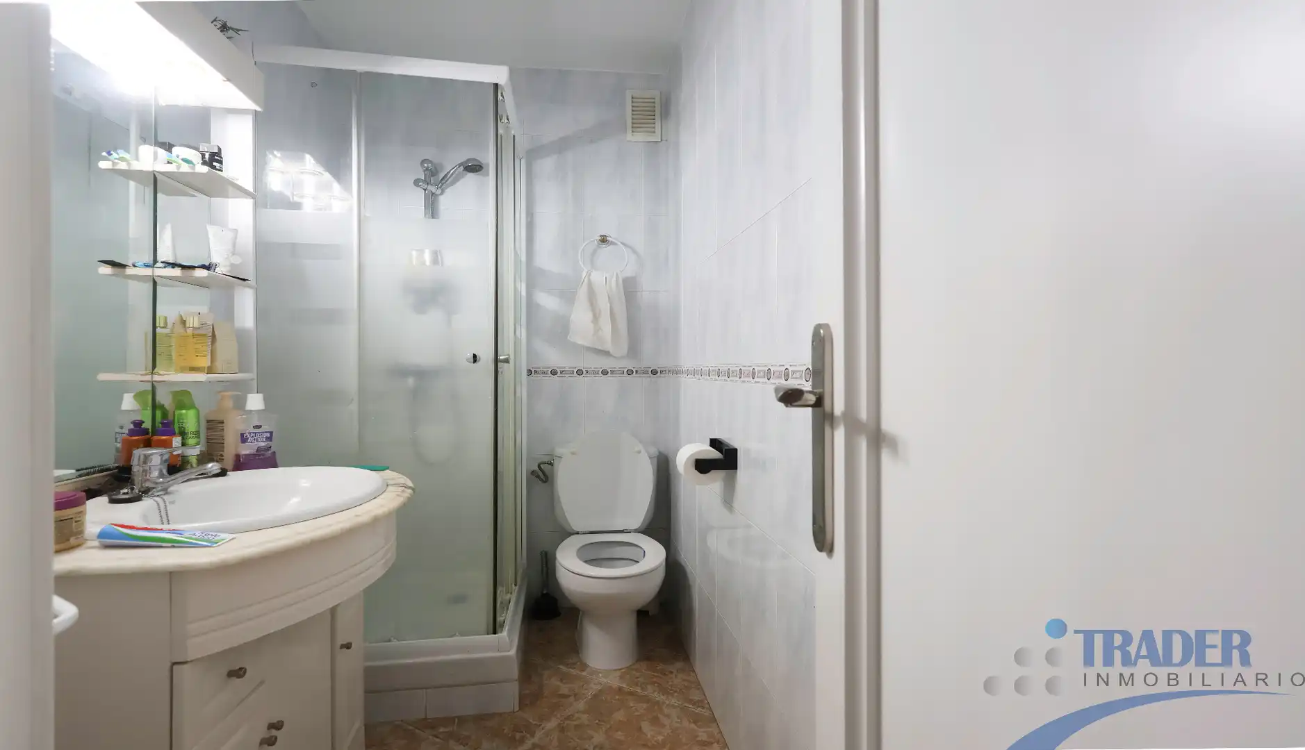 Bathroom of Flat for sale in Fuenlabrada  with Air Conditioner, Heating and Terrace