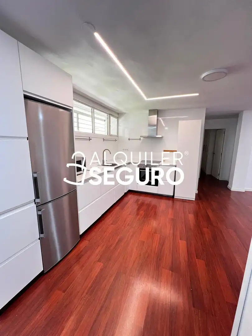 Kitchen of Flat for rent in Madrid  with Air Conditioner and Heating