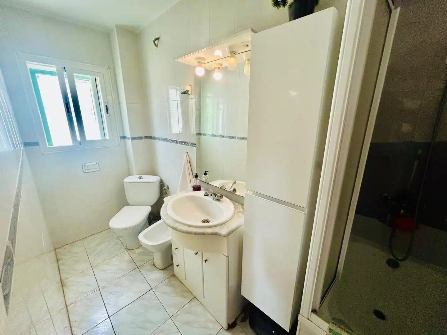 Baño de Piso en venta en  Palma de Mallorca con Aire acondicionado, Calefacción y Amueblado