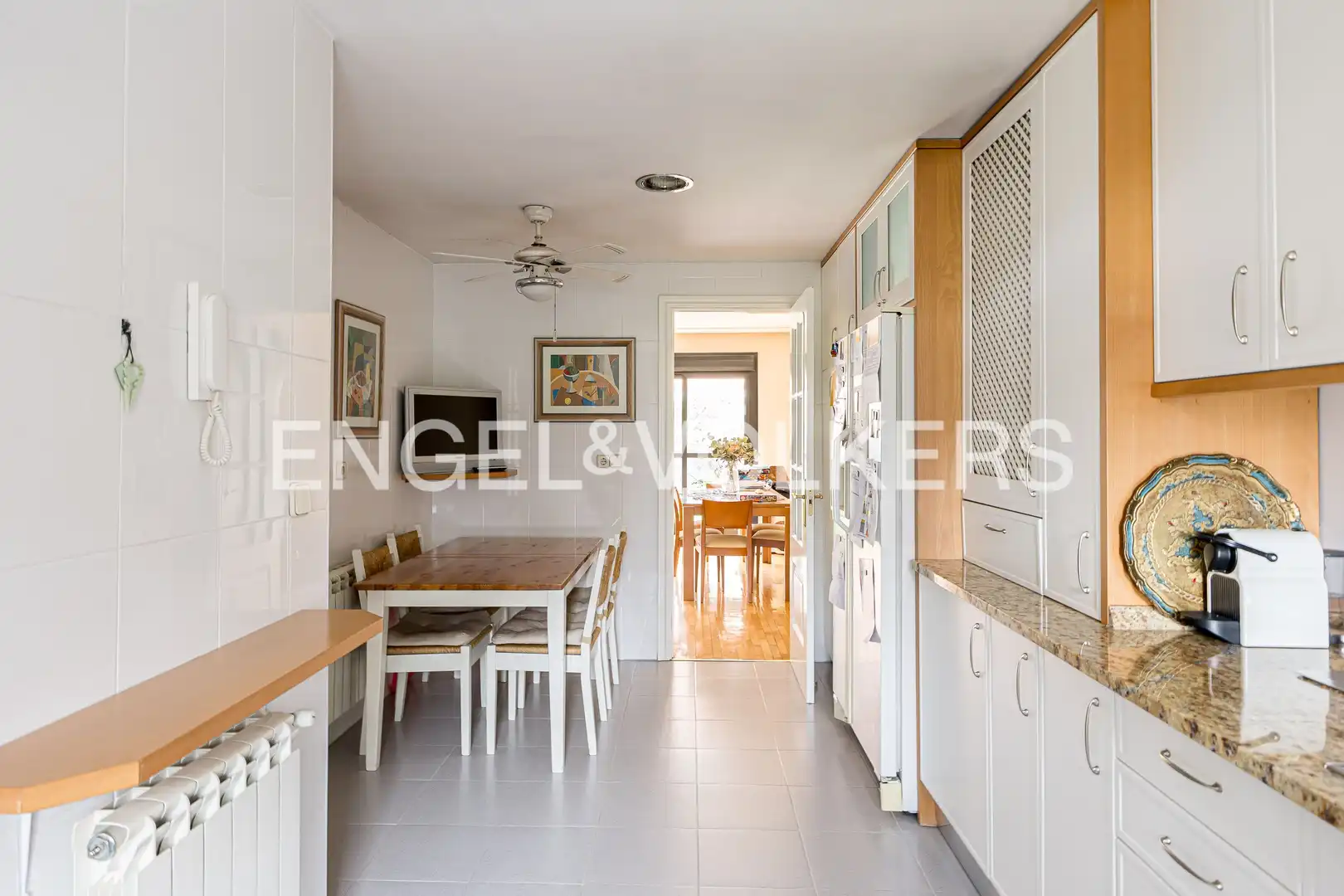 Cocina de Casa o chalet en venta en Madrid con Aire acondicionado, Calefacción y Jardín privado